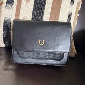 Esquivias Black Leather Crossbody Bag with Gold Chain